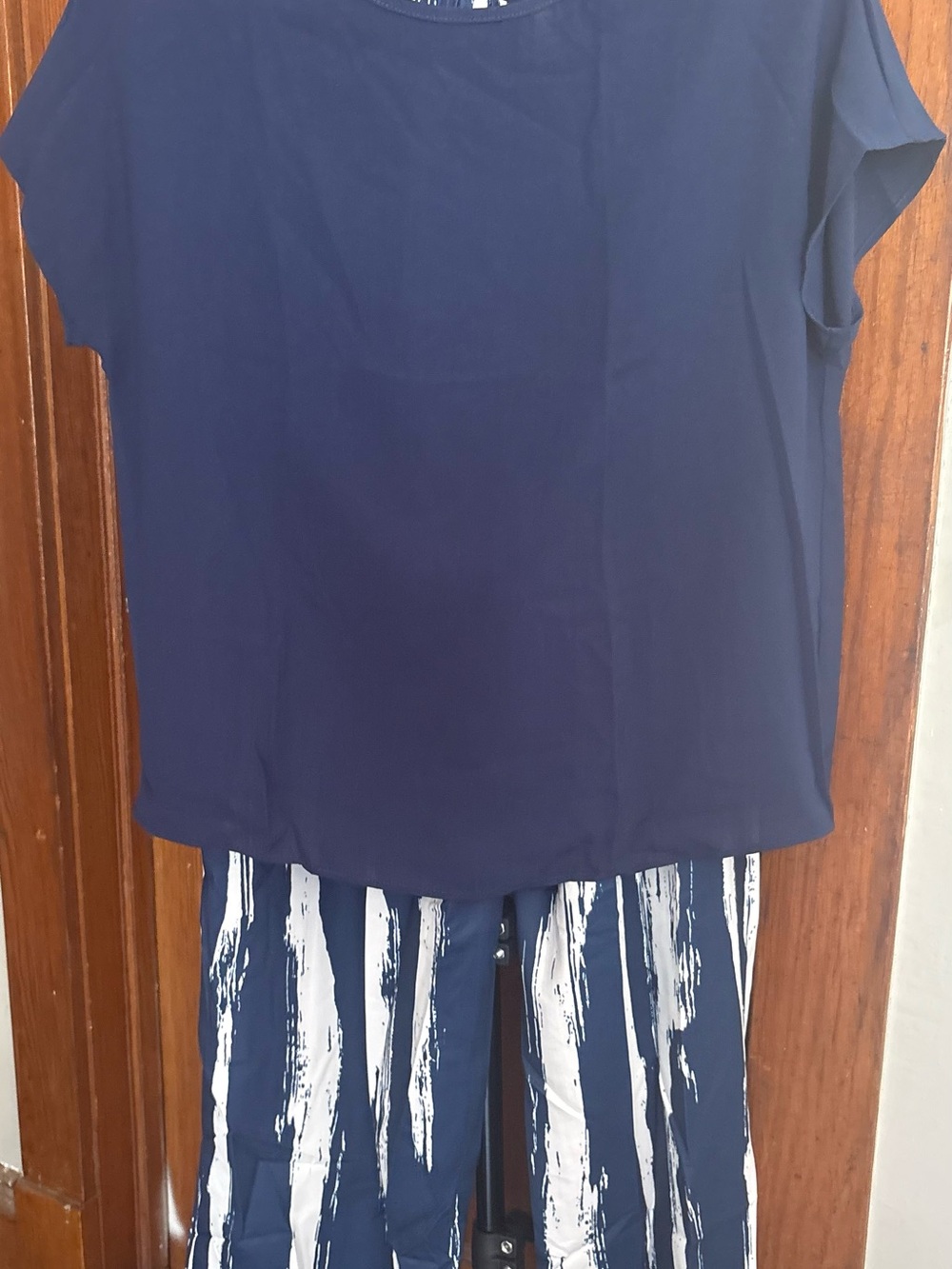 Navy Tee & Blue/White Brushstroke Print Wide-Leg Pants Set - Picture 12 of 13